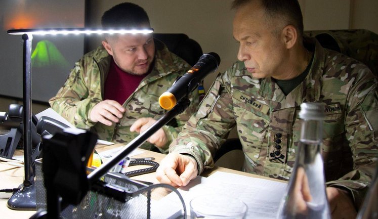 Сирський відвідав Південну операційну зону: Ворог посилює угруповання та хоче переламати хід бойових дій. ФОТО