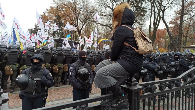 Знищуйте вірус, а не підприємців: під Радою протестують проти карантину і фіскалізації ФОПів 22