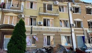 Russian forces strike hotel and residential buildings in Sloviansk with drones. VIDEO+PHOTOS