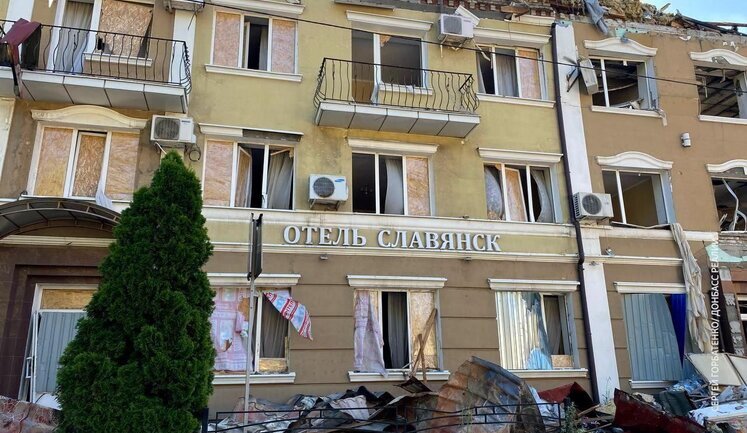 Russian forces strike hotel and residential buildings in Sloviansk with drones. VIDEO+PHOTOS