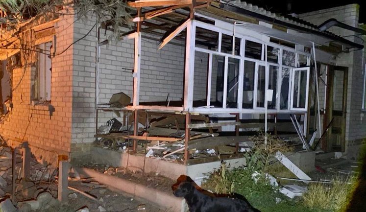 Ворог атакував Запорізький район: сталося займання. ФОТОрепортаж