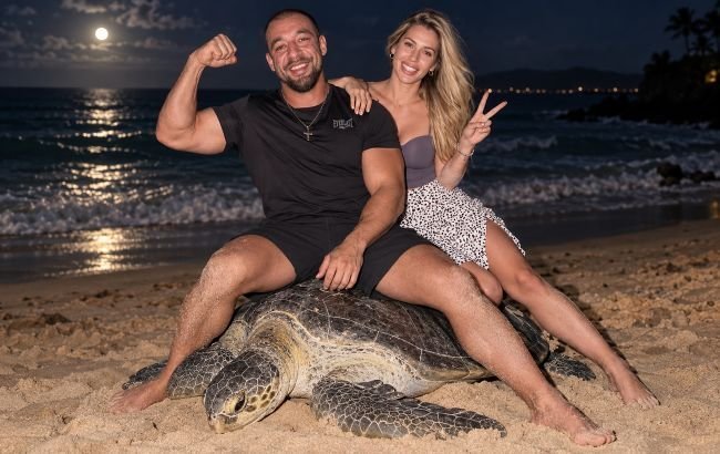 A court in Oman has sentenced the Ukrainians for mistreating sea turtles