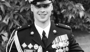 С замученным в российском плену офицером морской пехоты Богданом Усенко будут прощаться в Черкассах