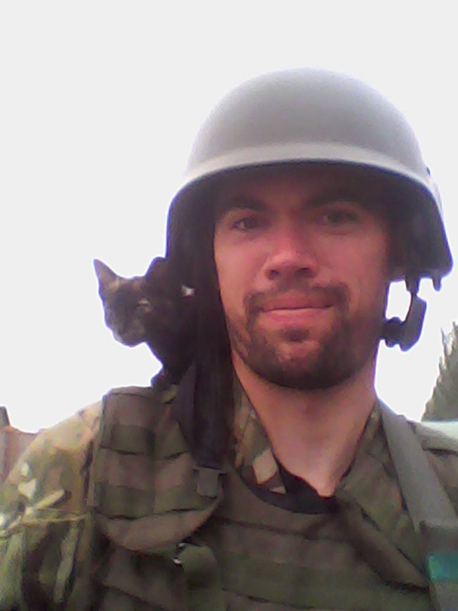 Старший стрілець Максим Петренко: Настав день, коли я дійсно повірив, що помру саме тут і зараз. Це була перша танкова атака на сили АТО 05