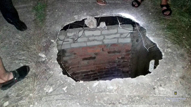 Тіло 23-річного військовослужбовця з тілесними ушкодженнями виявили в каналізаційному колекторі в Лозовій, - поліція 02