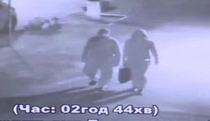 Persons who planted explosives into Sheremet’s car filmed by surveillance cameras. VIDEO