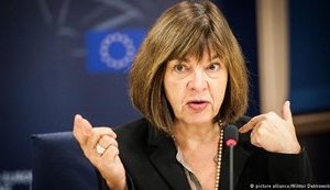 Евросоюз не видит оснований ослаблять санкции против России, – Хармс