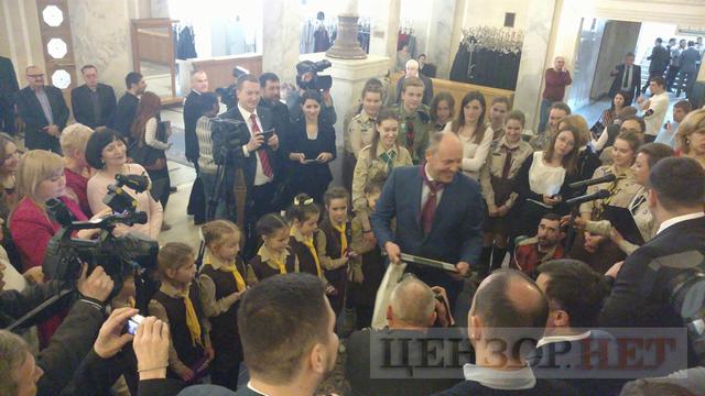 Парубій вручив Почесні грамоти Верховної Ради активістам Пласту 02