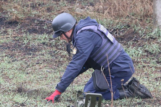 Mine clearance starts in Bohdanivka and Petrivske in Donetsk region 03