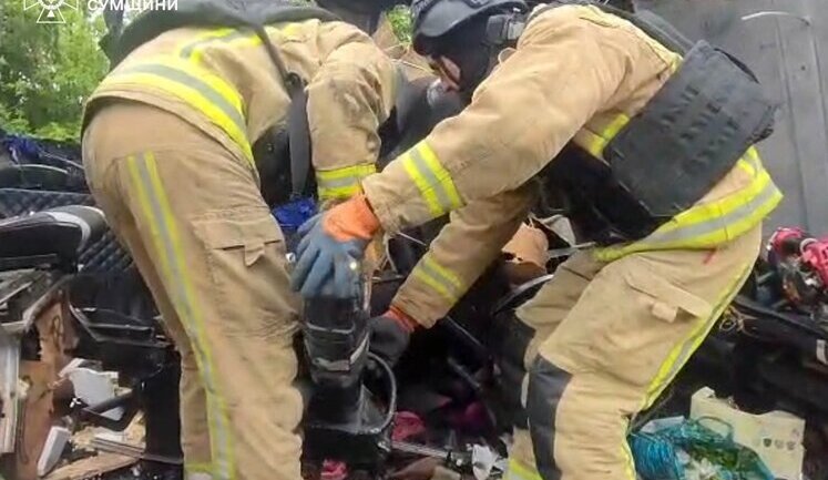 Rescuers unblocked bodies of passengers of regular bus that was hit by enemy in Bilopillia. VIDEO+PHOTOS
