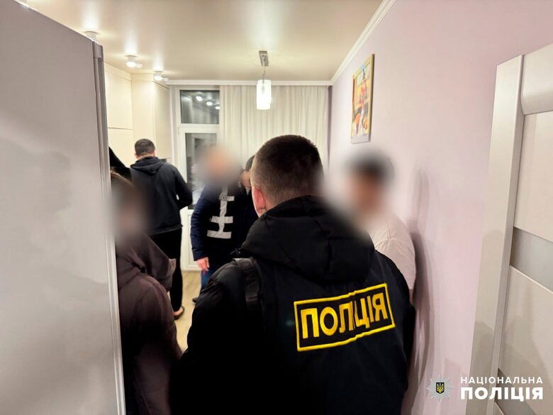 Поліцейські знешкодили мережу київських аптек, яка продавала російські ліки