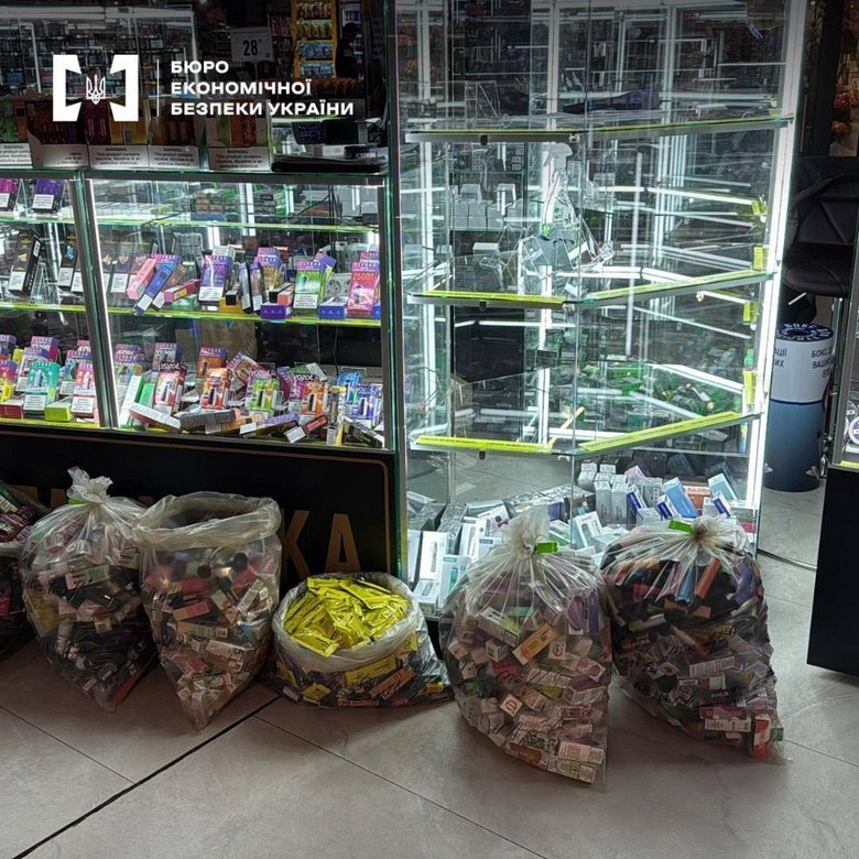БЕБ викрило в Києві 27 точок незаконного збуту електронних сигарет