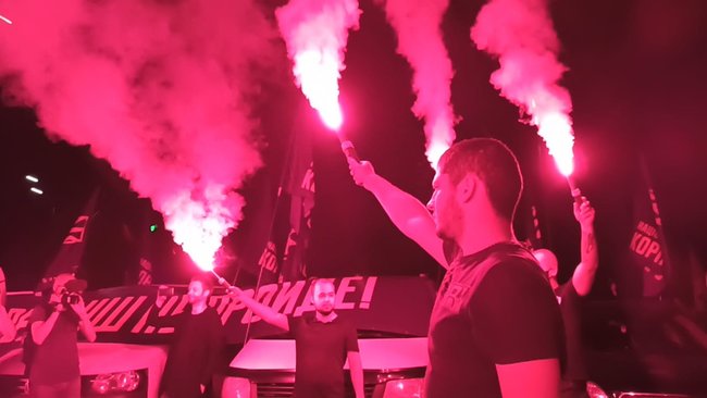 Біля дачі Зеленського в Кончі-Заспі протестують проти спроби спільної з окупантами інспекції позицій ЗСУ 25