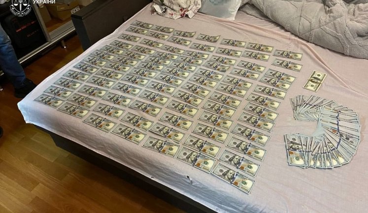 40 обшуків, 2 млн грн готівки та фіктивні довідки: на Вінниччині викрито лікарів на оформленні "непридатності" до служби