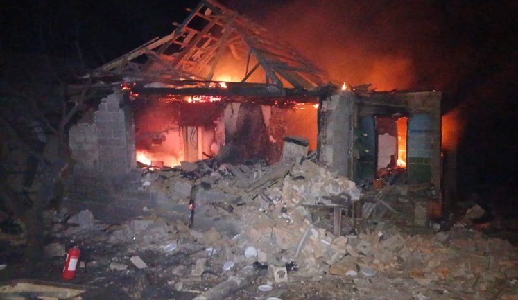 Доба на Донеччині: 2 людей загинули, 3 - зазнали поранень, зруйновані будинки. ФОТОрепортаж