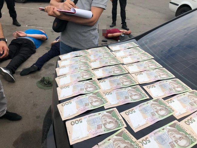 Правоохранители задержали в Кропивницком банду рэкетиров, терроризировавших местного бизнесмена 02