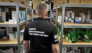 БЕБ викрило мережу в Києві, що нелегально виготовляла та продавала електронні сигарети