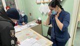 Вночі родичі з тяжко хворою на COVID-19 увірвалися до лікарні та з погрозами накинулися на персонал із вимогою "кисень!!!", - головлікарка Миколаївської інфекційної обллікарні Федорова. ФОТОрепортаж