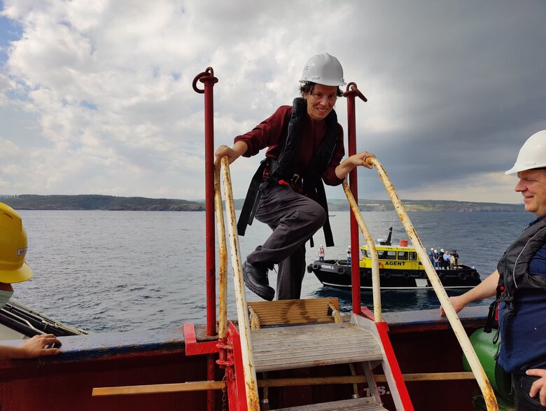 Inspection team began inspecting vessel with Ukrainian grain near Istanbul 04
