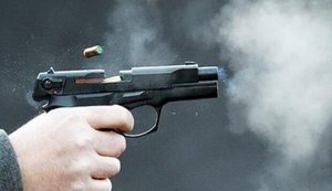 На Кіровоградщині під час перевірки документів чоловік стріляв у поліцейських: двох правоохоронців поранено, нападника розшукують