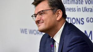 Сьогодні в Україну прибуде 300 портативних апаратів ШВЛ із В'єтнаму як гуманітарна допомога, - Кулеба