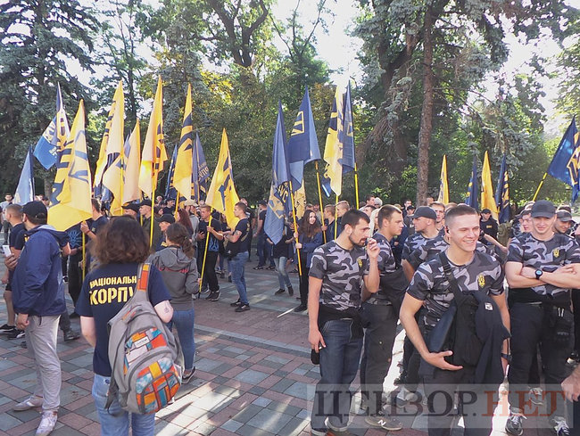 Президент обіцяв, - Нацкорпус пікетує Раду з вимогою спрощення процедури отримання громадянства учасниками АТО 01