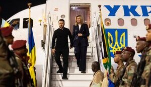 Зеленский прибыл в ЮАР для встречи с Рамафосой: Работаем, чтобы страны G20 были привлечены к дипломатическим усилиям. ФОТОрепортаж