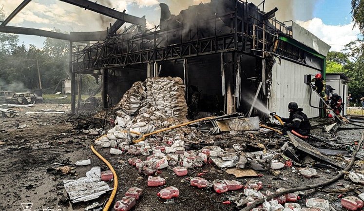 Russian forces launched missile strike on petrol station in Izium: one man was killed, others were injured and there was widespread destruction. PHOTOS