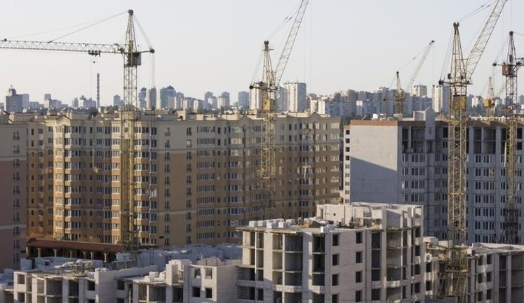 Синдром незасклених вікон: коротка історія українського будівництва