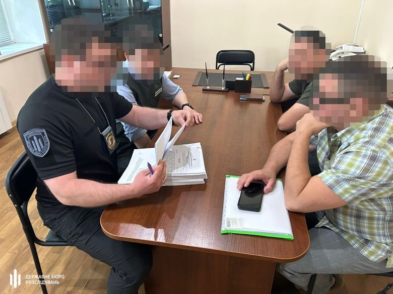 Викрито підполковника і його співмешканку на незаконних виплатах