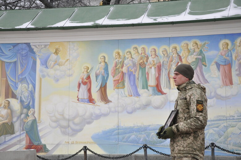 Із загиблим українським воїном Денисом Галушком попрощалися у Києві 07