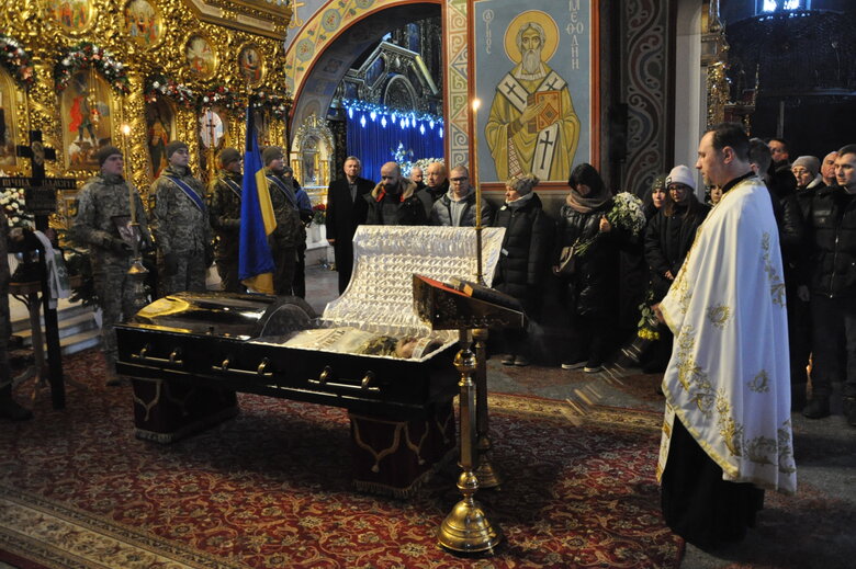 Із загиблим українським воїном Денисом Галушком попрощалися у Києві 09