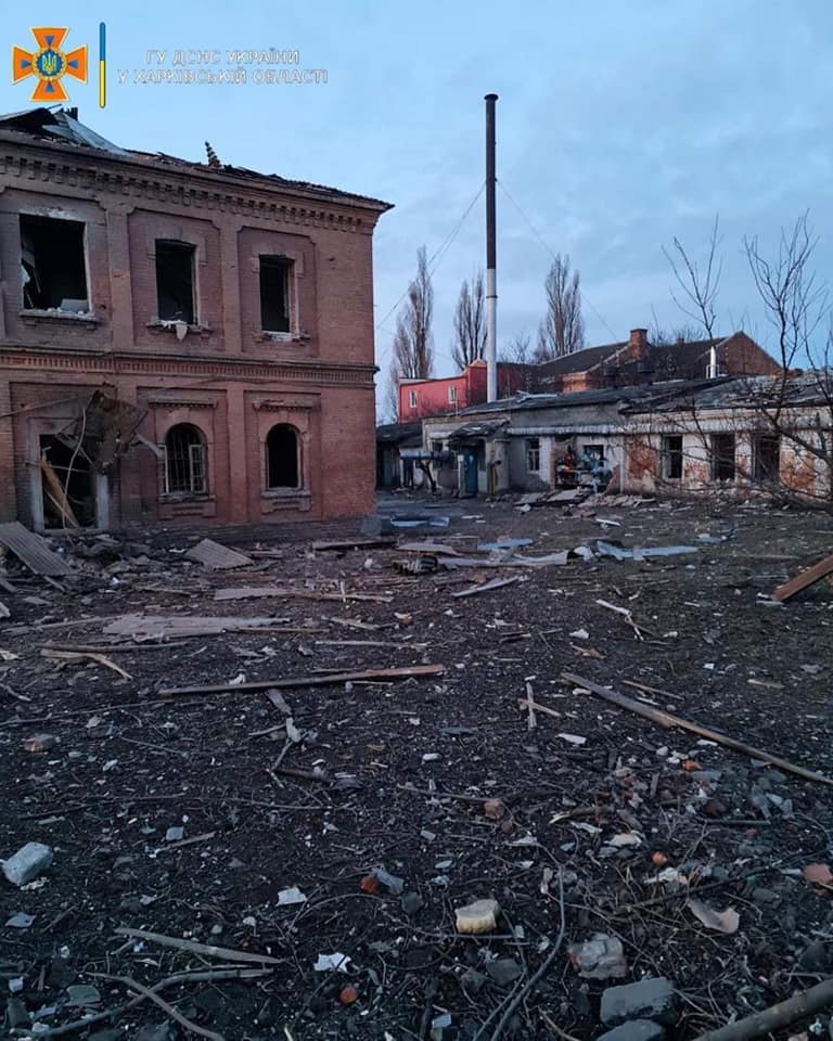 Через обстріли окупантів пошкоджено архітектурну памятку Харкова - колишню пожежну частину 1887 року побудови, - ДСНС 04