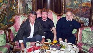 Ющенко отменил "безосновательные" указы Кучмы: Сацюк уже не генерал, а Смешко - не дипломат