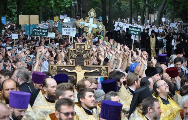 Онуфрій, Новинський, Бойко і віряни: як УПЦ МП хресну ходу проводили 53