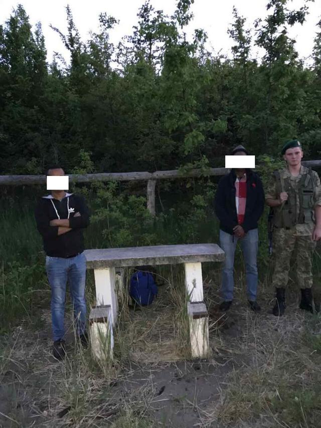 Двое нелегалов из Сомали задержаны на границе с Румынией, - Госпогранслужба 01 Двое нелегалов из Сомали задержаны на границе с Румынией, - Госпогранслужба 01