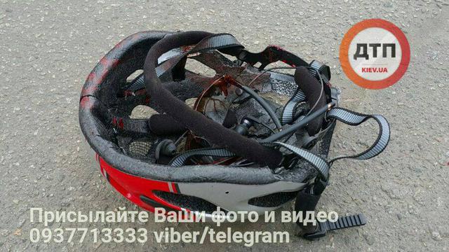 Водитель легковушки сбил велосипедистку в столице 06