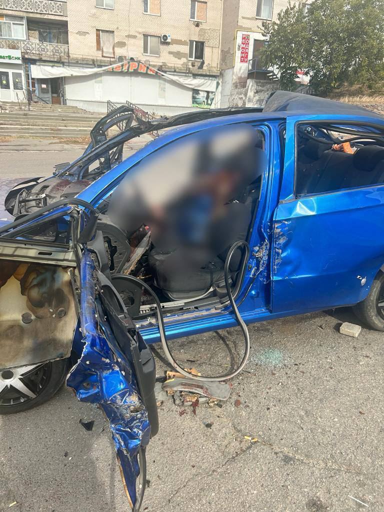Occupiers dropped explosives from UAV on car in Beryslav, woman was killed, there are injured 02