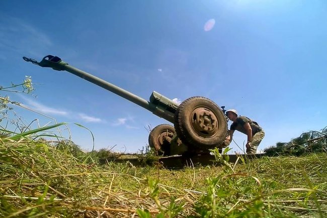 Ukraines Ground Forces commander: Military presence along Azov Sea coast bolstered in response to Russias aggressive behavior 12