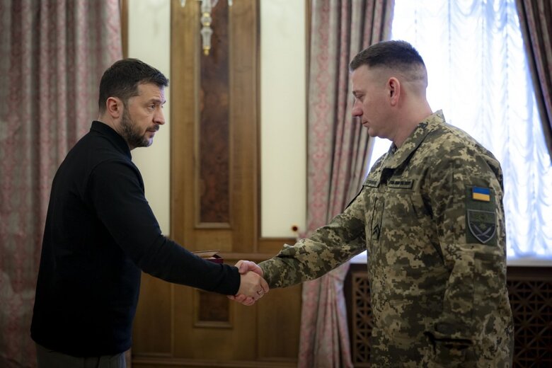 Зеленський нагородив військових ДССТ