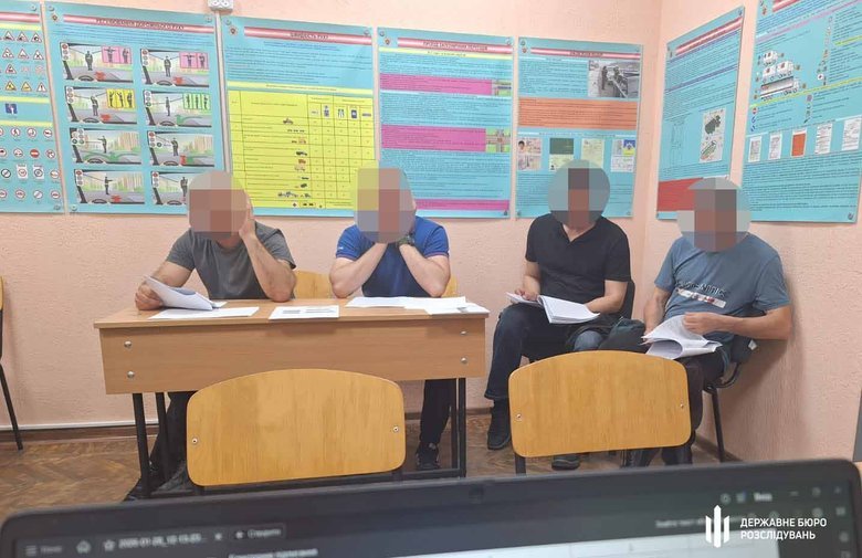 На Миколаївщині офіцер привласнював половину 