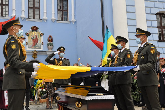 С умершим ветераном ОУН-УПА и дивизии Галичина Орестом Васкулом простились в Киеве 42