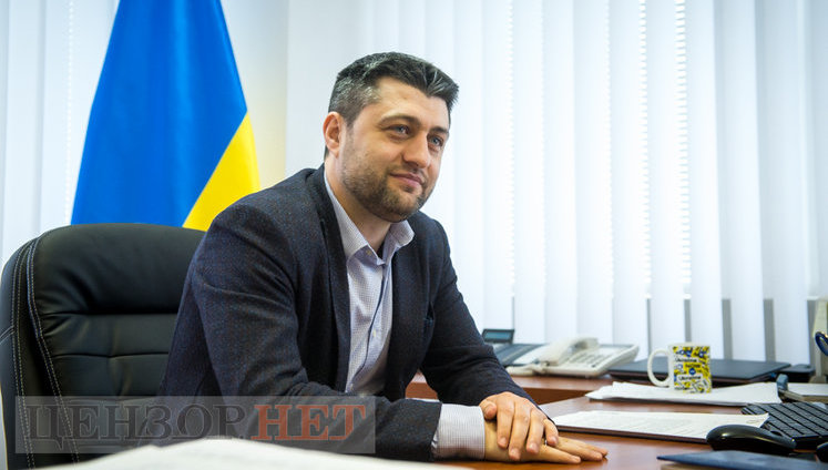 Заступник міністра соцполітики Сергій Ніжинський: "Звільнені з полону мають усі підстави отримати статус жертв торгівлі людьми, а разом з ним – відповідну допомогу"