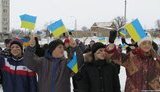Крым разделился: одновременно проводят проукраинский и пророссийский флеш-мобы. ФОТО