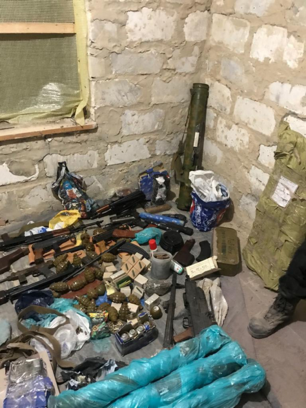 Харківський стрілець Титов зберігав на дачі арсенал зброї 04