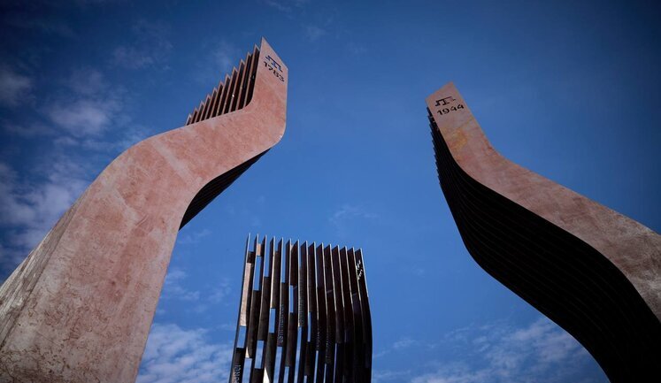 Крим, як і вся Україна, має бути вільним, - Зеленський у День пам’яті жертв політичних репресій