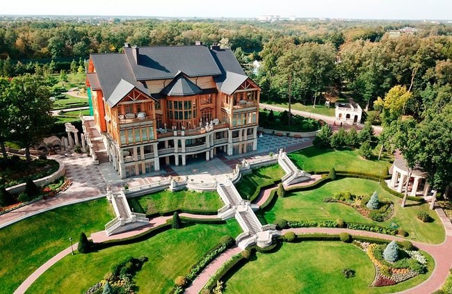Все указывает на то, что конкурс на управление Межигорьем был проведен непрозрачно, - журналист Седлецкая 01