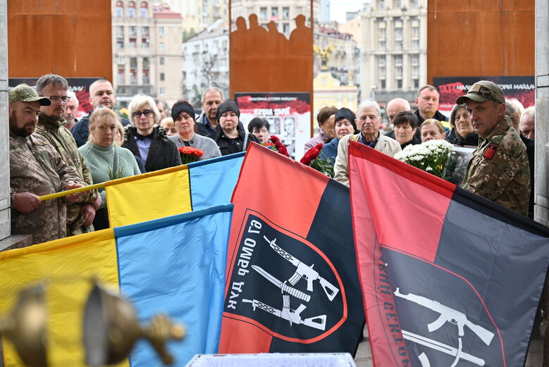 У Києві попрощалися з командиром роти стрілецького батальйону Олександром Пастухом (Добрим), який загинув у бою проти рашистів на Луганщині 32
