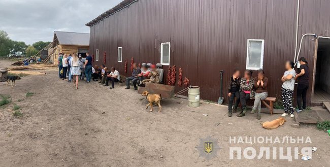 Громадянин Китаю залучав своїх співвітчизників-нелегалів до роботи на сільгоспугіддях Київщини, - Нацполіція 04