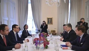 Порошенко и Моравецкий обсудили визит польского премьера в Украину